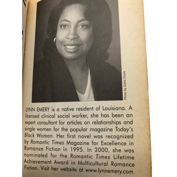 Soulful Strut By Lynn Emery 2006 Paperback Fiction Romance Multicultural - Picture 5 of 9